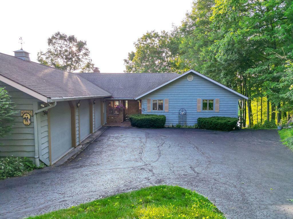 Property Photo: 665 Highland Hills Drive OH 43028