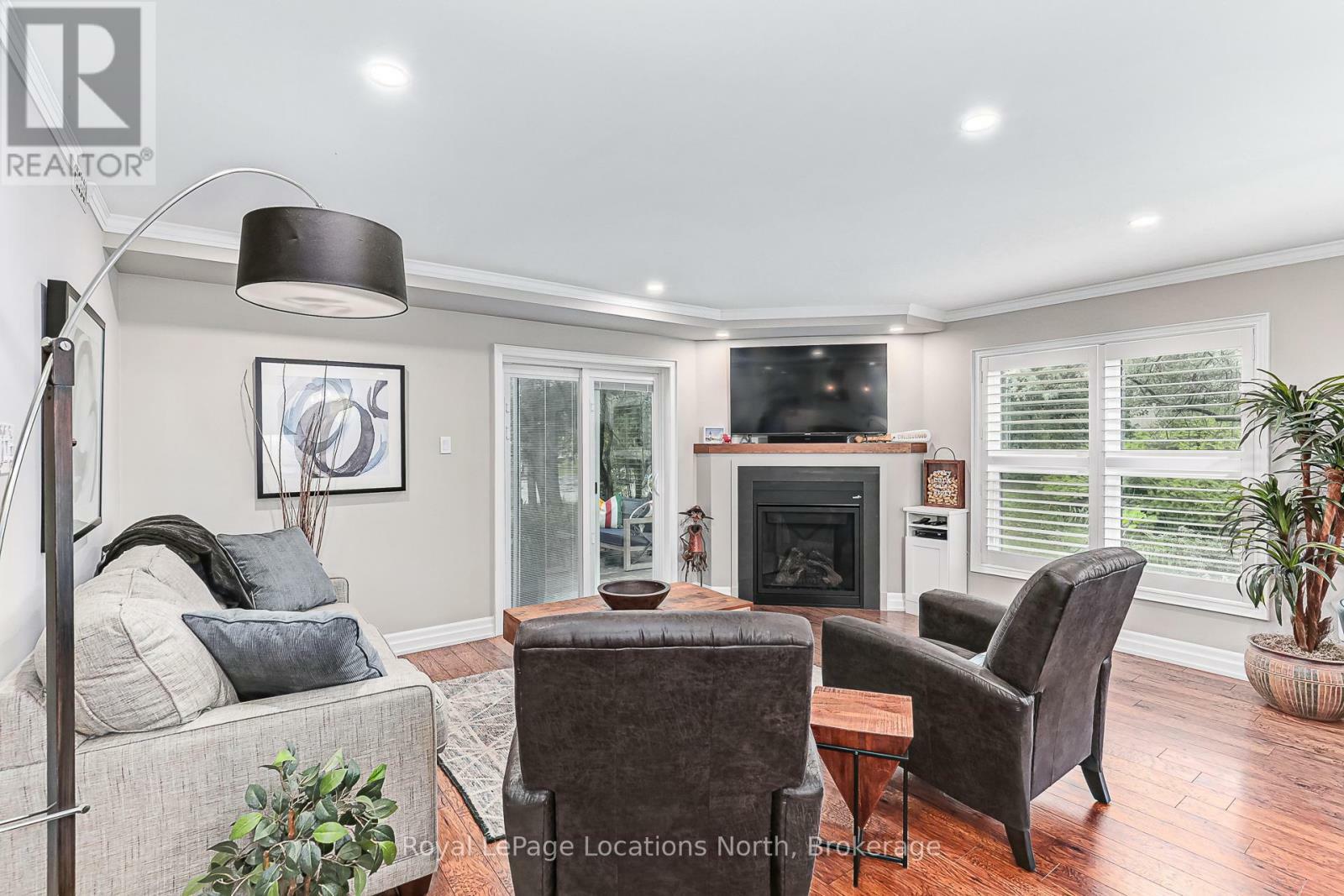 Property Photo: 423 Mariners Way ON L9Y 5C7