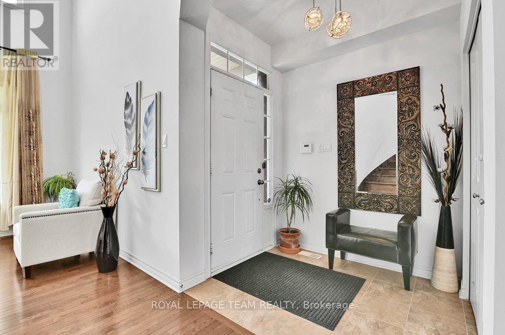 Property Photo:  130 Winterhaven Drive  ON K1W 0H4 