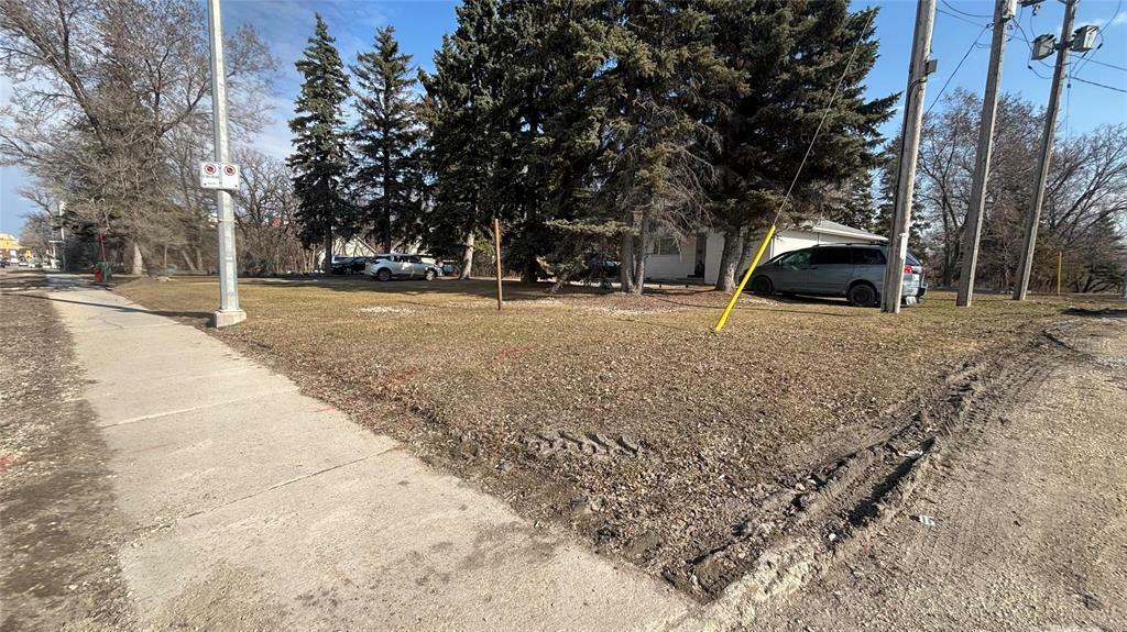 Property Photo:  2194 Portage Avenue  MB R3J 0M2 