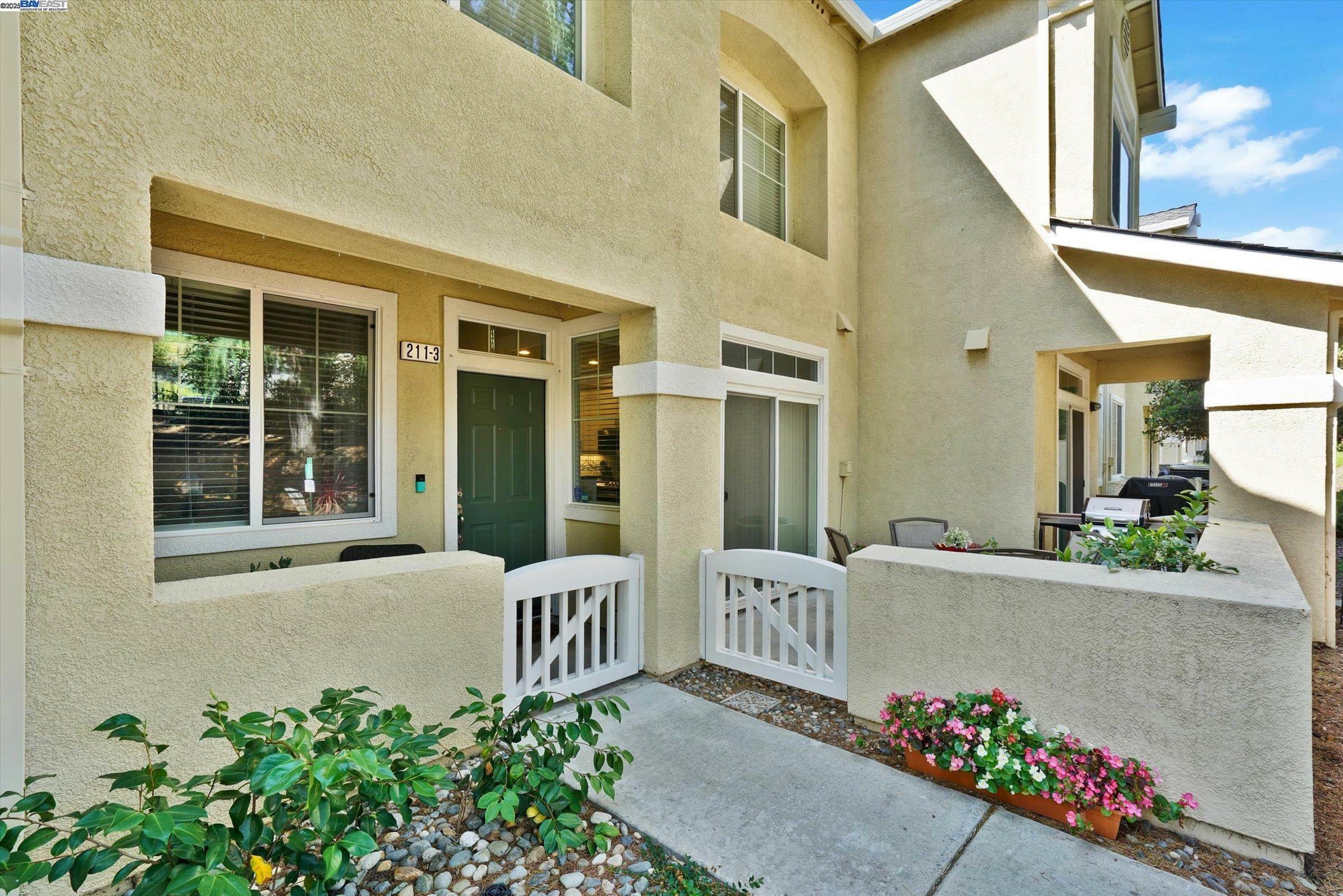 211 Wildrose Cmn 3  Livermore CA 94551 photo