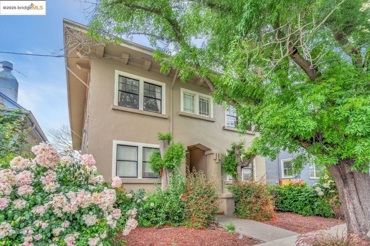 Property Photo: 5537 Claremont Ave CA 94618
