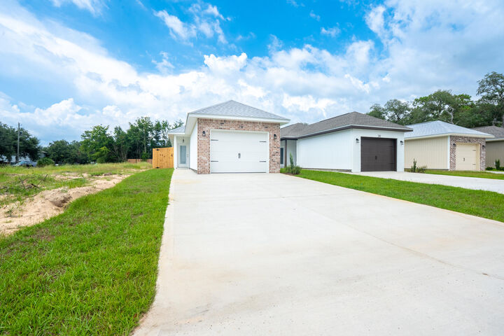 Property Photo:  21 B 5th Avenue  FL 32579 
