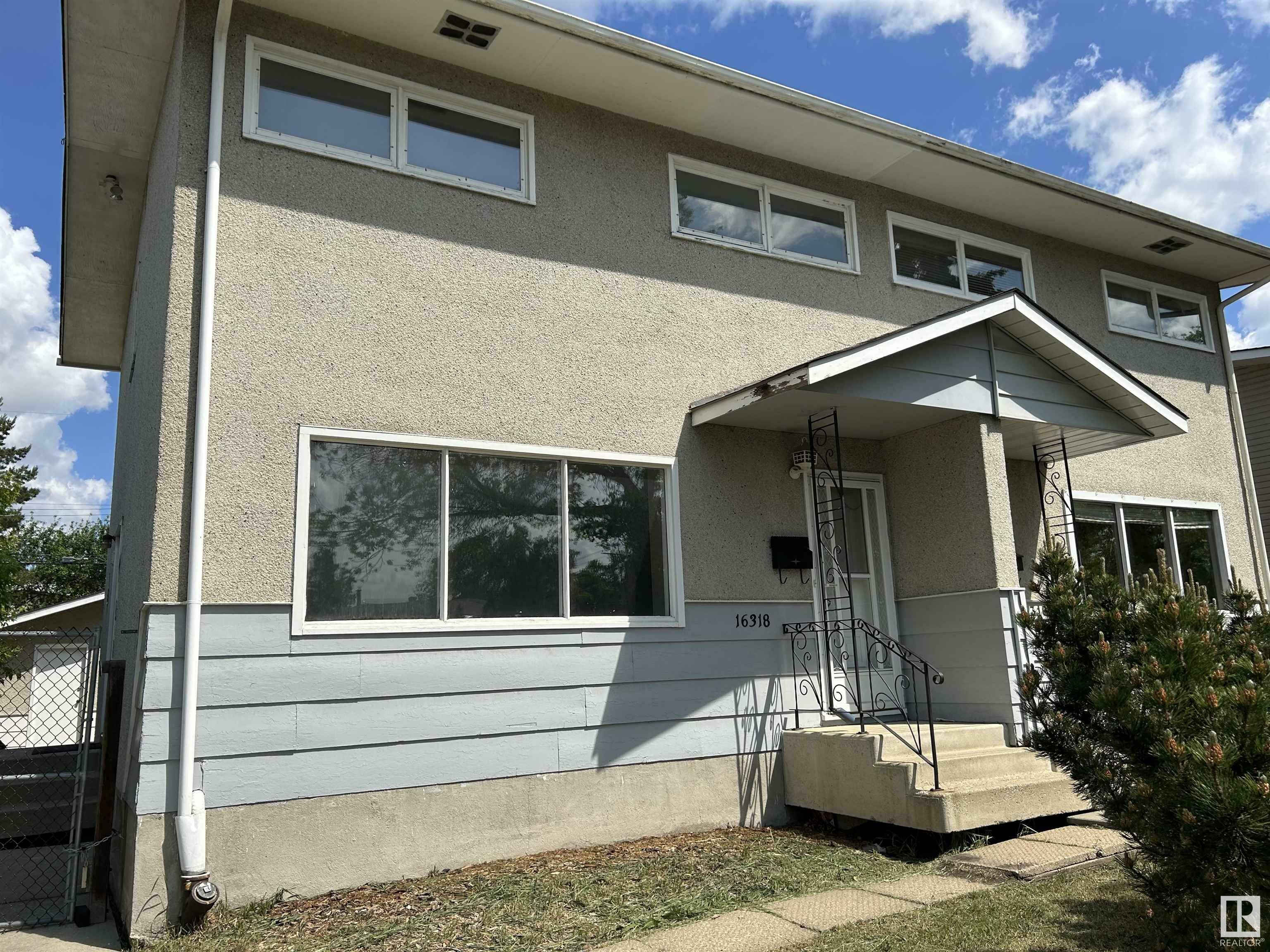 Photo de la propriété: 16318 88 Avenue NW AB T5R 4M7