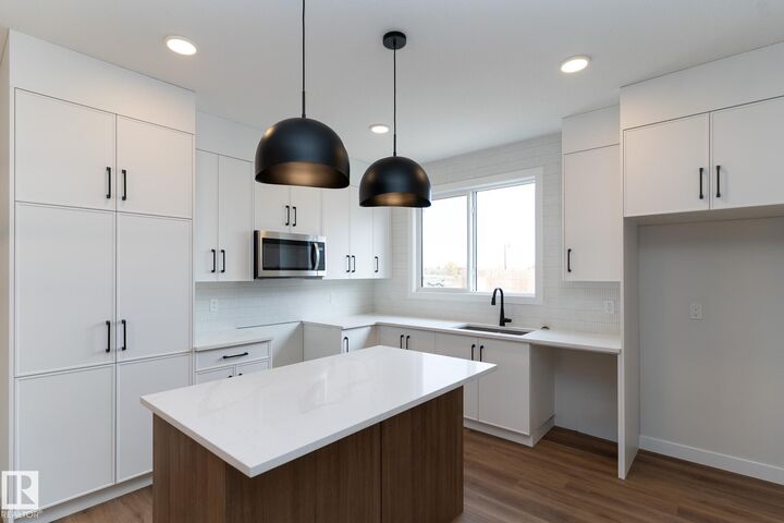 Property Photo:  3319 Roy Brown Way NW  AB T5E 6Z9 