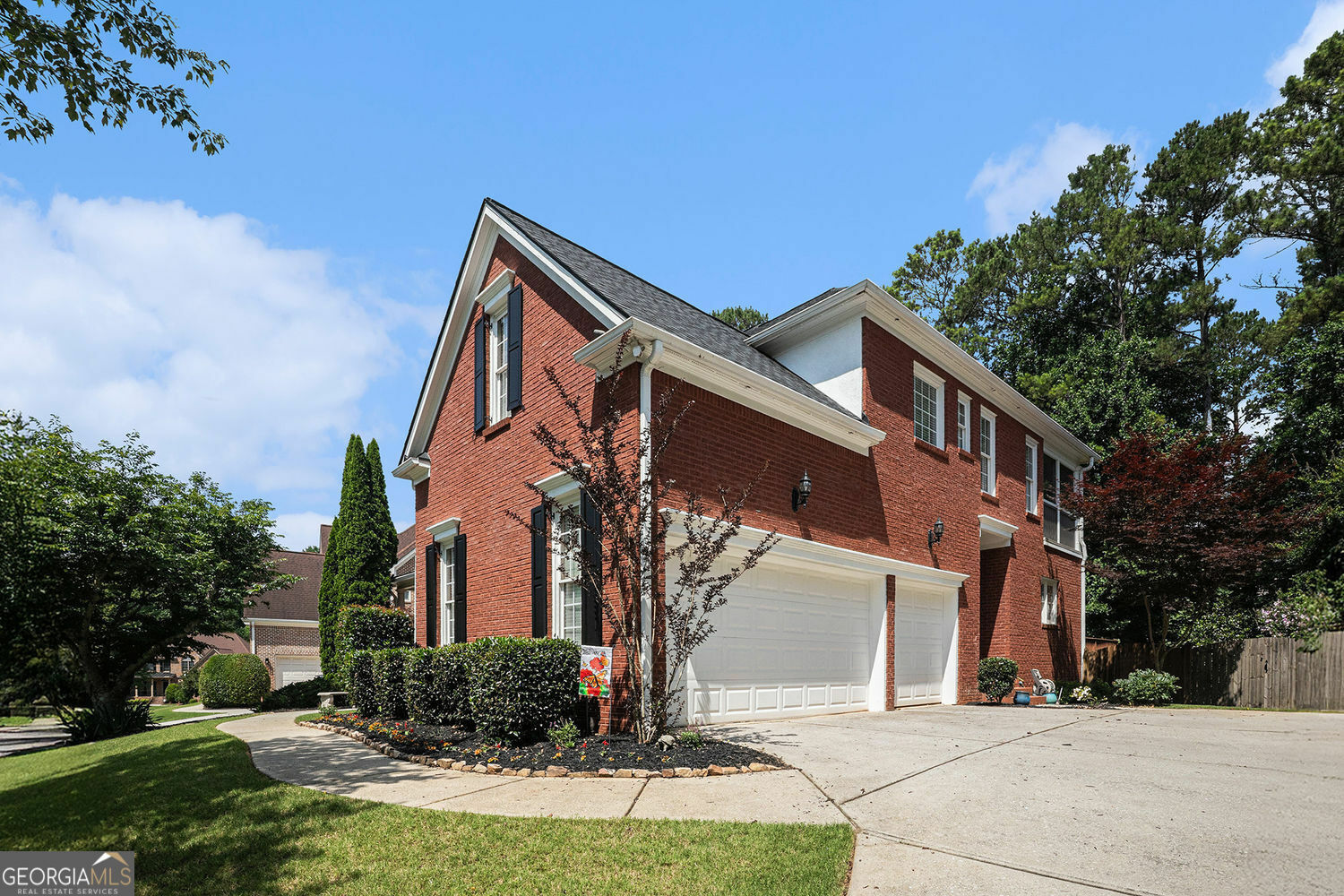 Property Photo: 351 Prestbury Court GA 30024