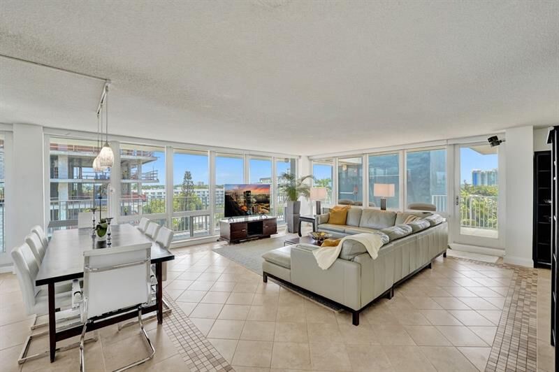 Property Photo: 524 Orton Ave 701 FL 33304