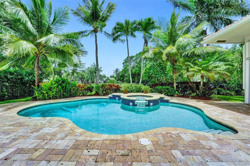 Property Photo:  2524 Princeton Ct  FL 33327 