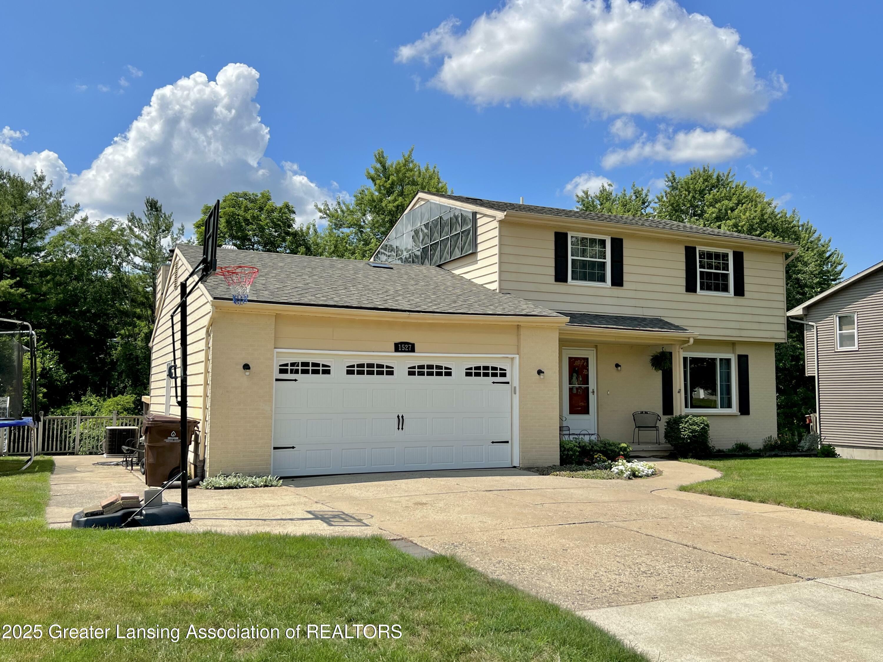 Property Photo: 1527 Lindy Drive MI 48917