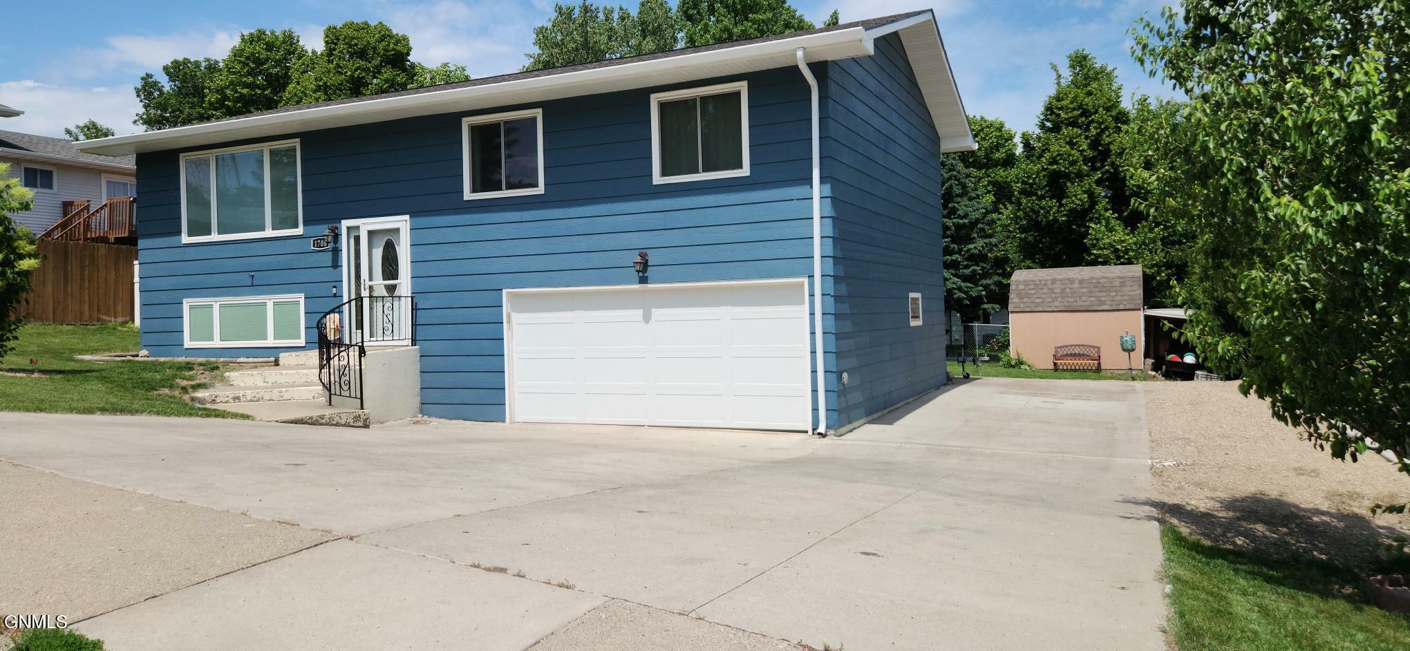 Property Photo: 1708 Masterson Avenue ND 58501