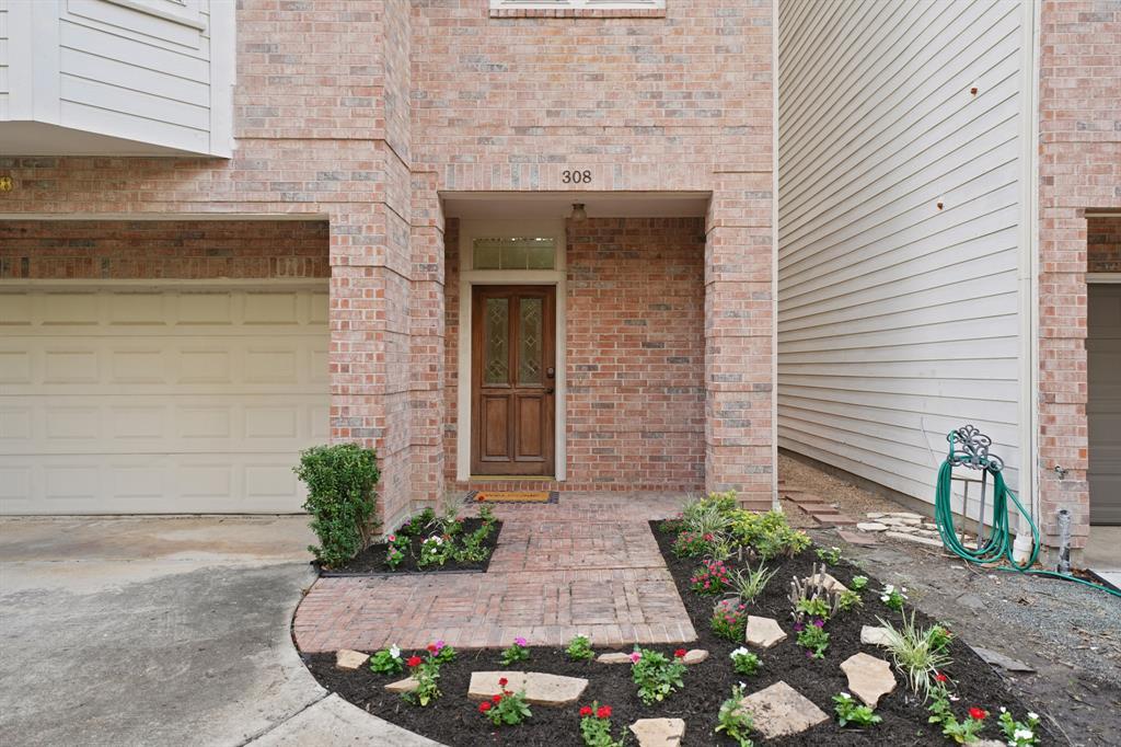 Property Photo: 308 Bomar Street TX 77006