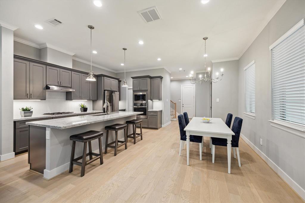 Property Photo: 408 W Pierce Street TX 77019