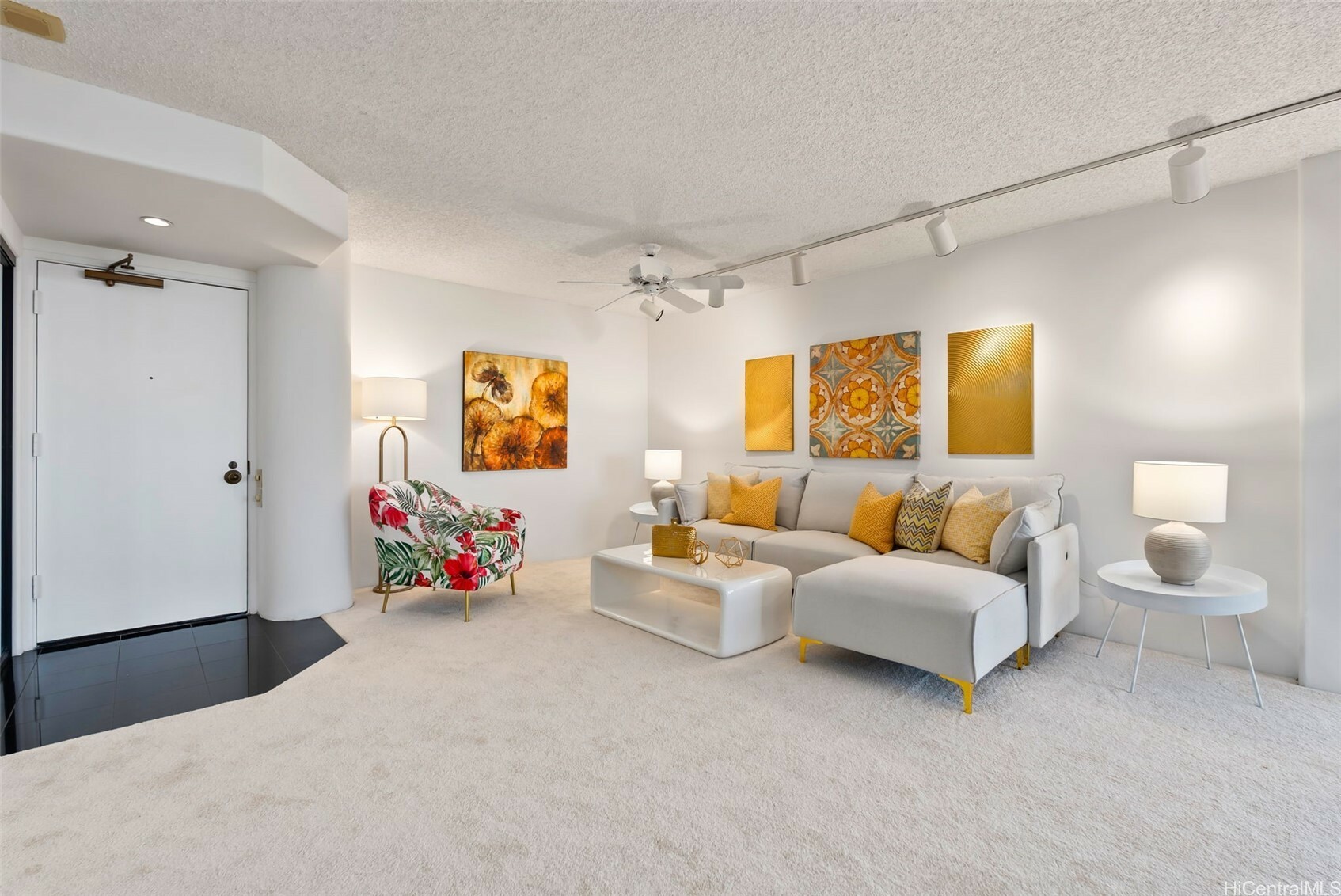 1212 Nuuanu Avenue 2509  Honolulu HI 96817 photo