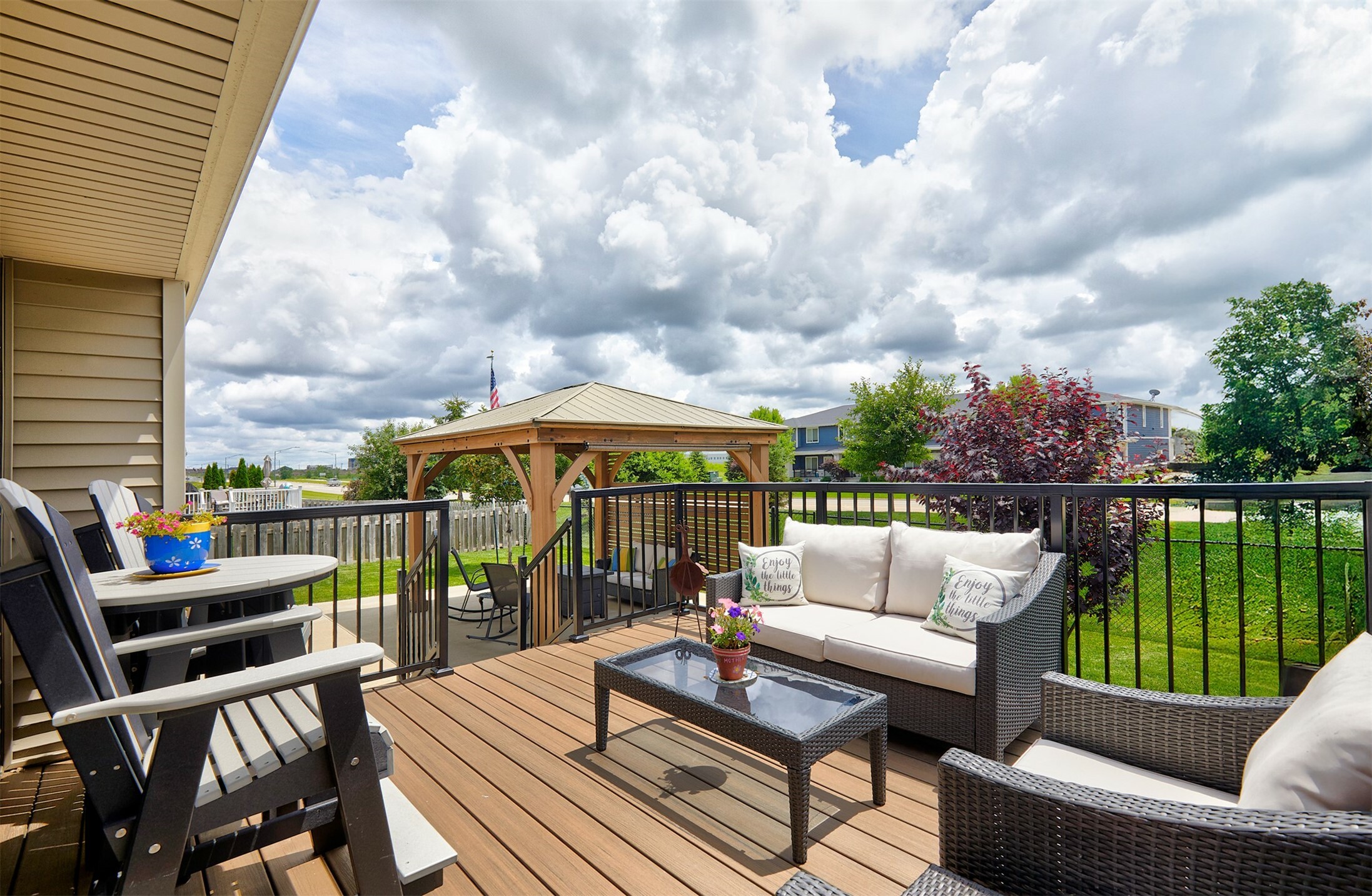 Property Photo: 690 SE Driftwood Lane IA 50263
