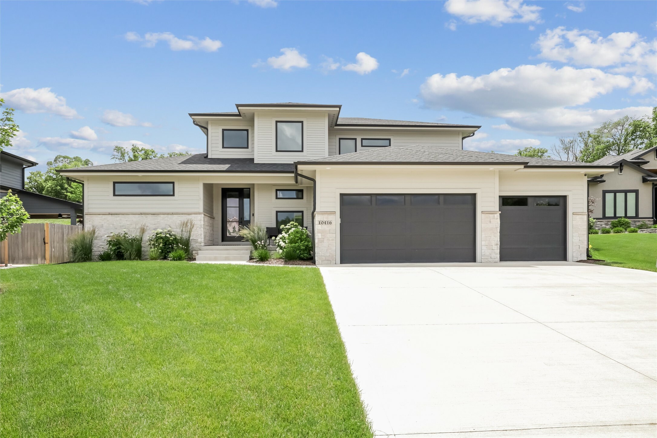 10416 Hidden Valley Drive  Johnston IA 50131 photo