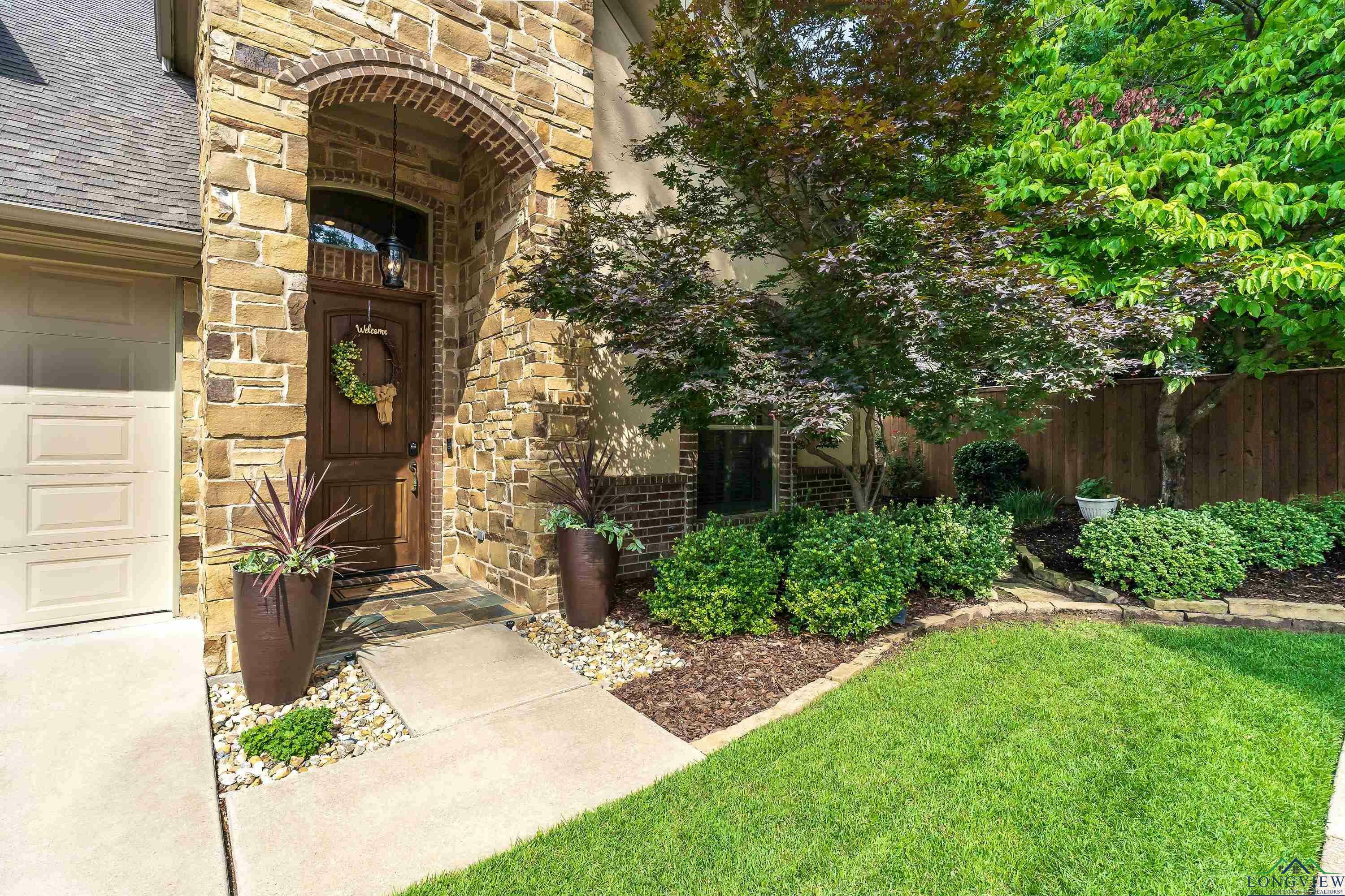 Property Photo: 1005 Chateau Ct. TX 75604