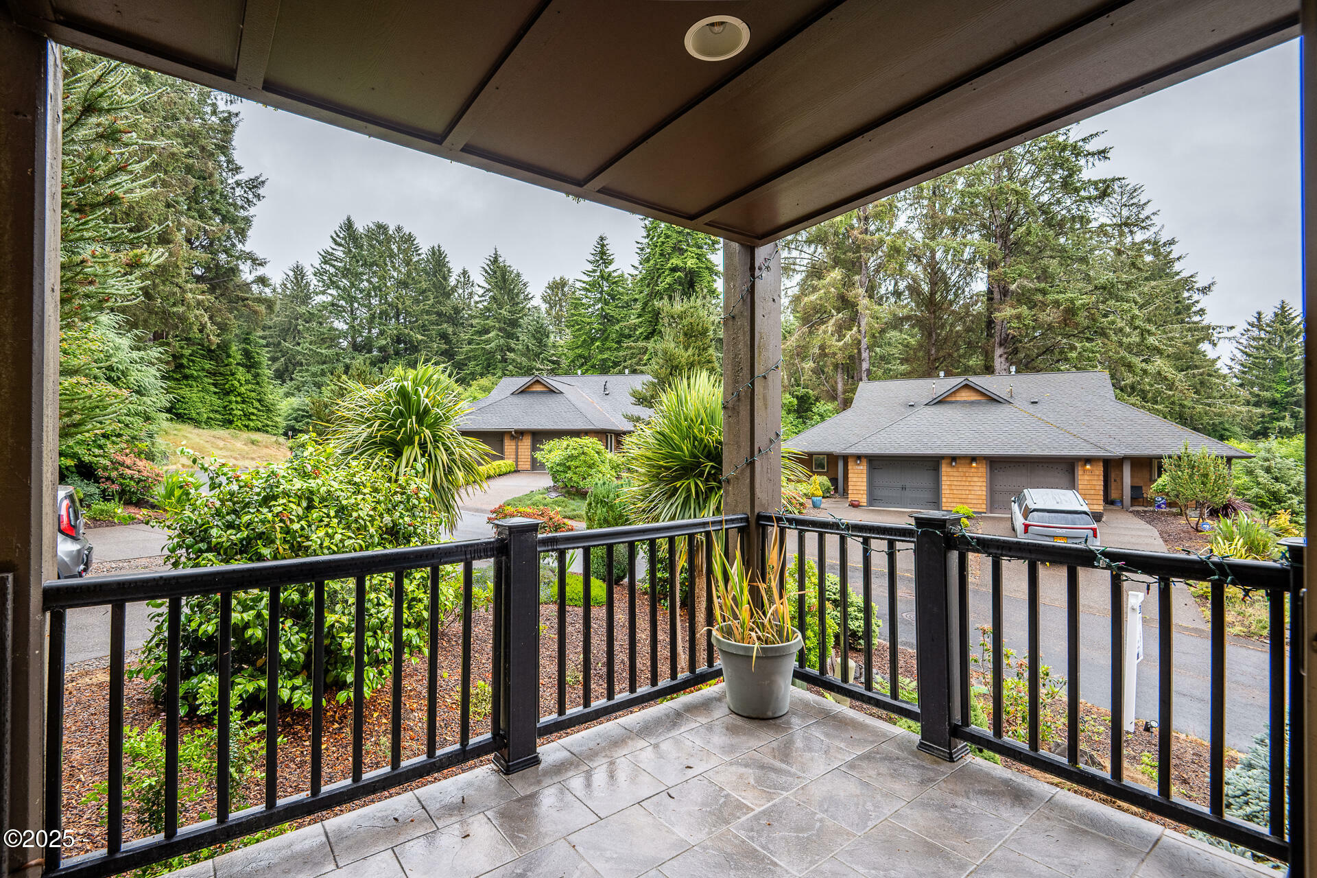 Property Photo: 3095 NE Cascara Court OR 97367