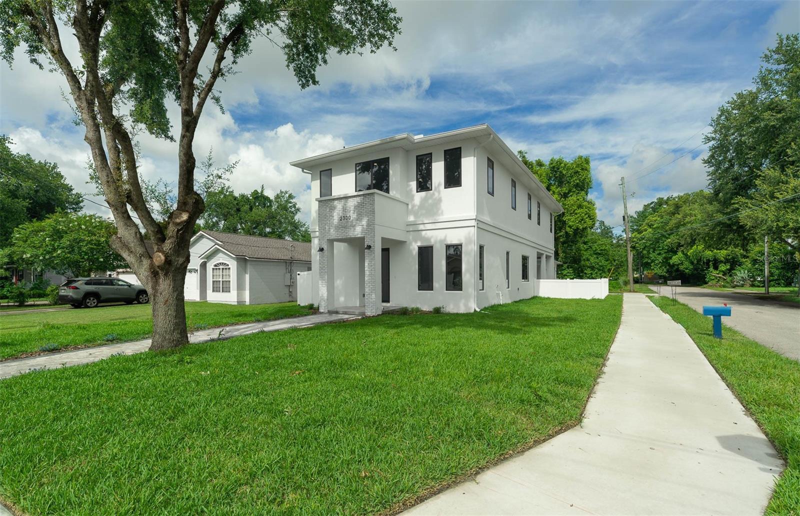 Property Photo: 2300 S Brown Avenue FL 32806