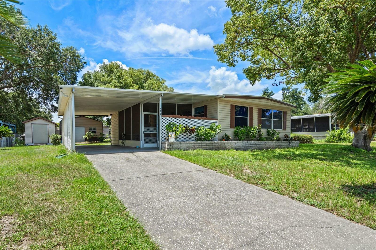 Property Photo:  5529 Golden Gate Boulevard  FL 33868 