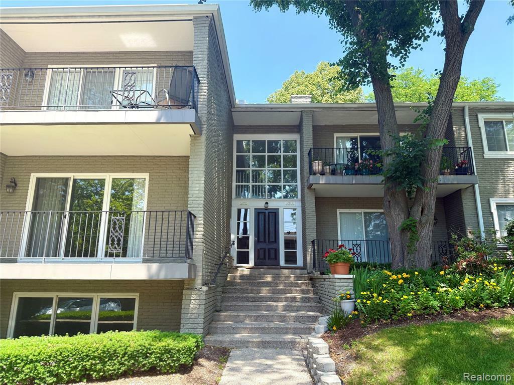 1111 Old Woodward Avenue 4  Birmingham MI 48009 5436 photo