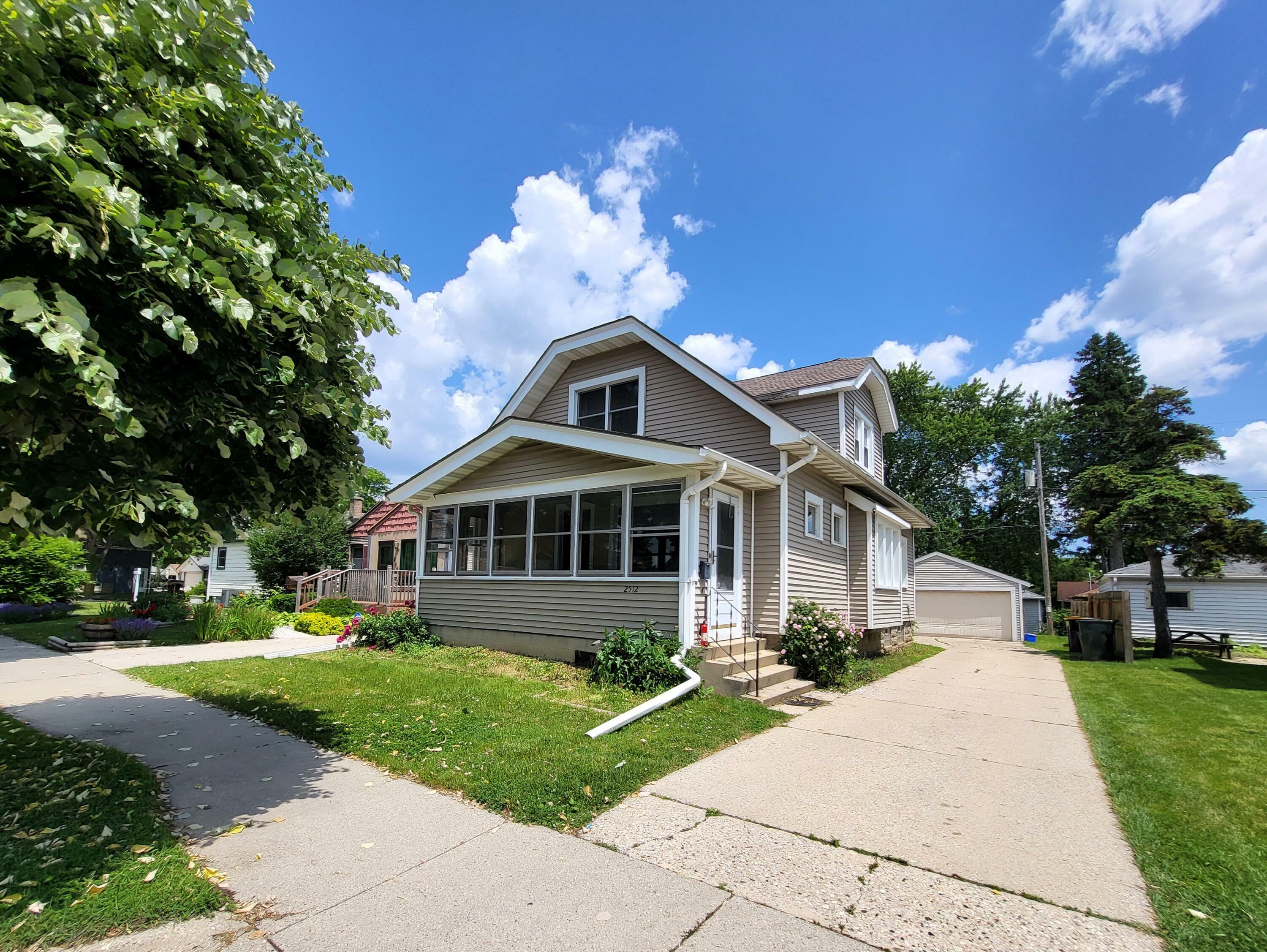 2512 S 84th St  West Allis WI 53227 photo