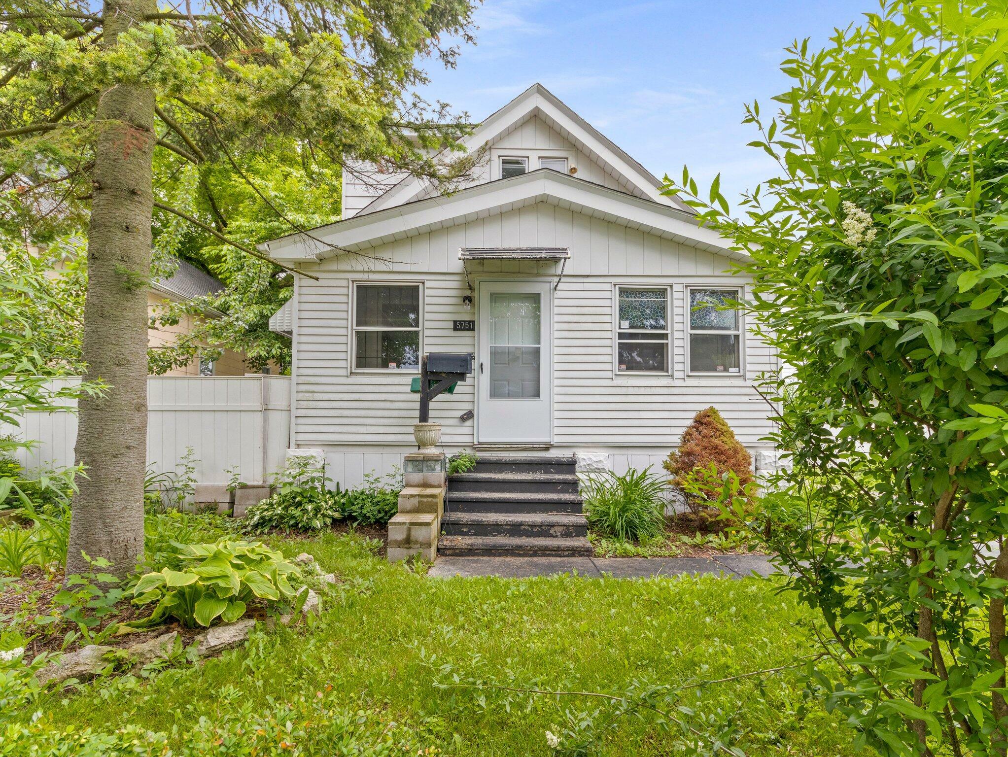 5751 N 38th St  Milwaukee WI 53209 photo