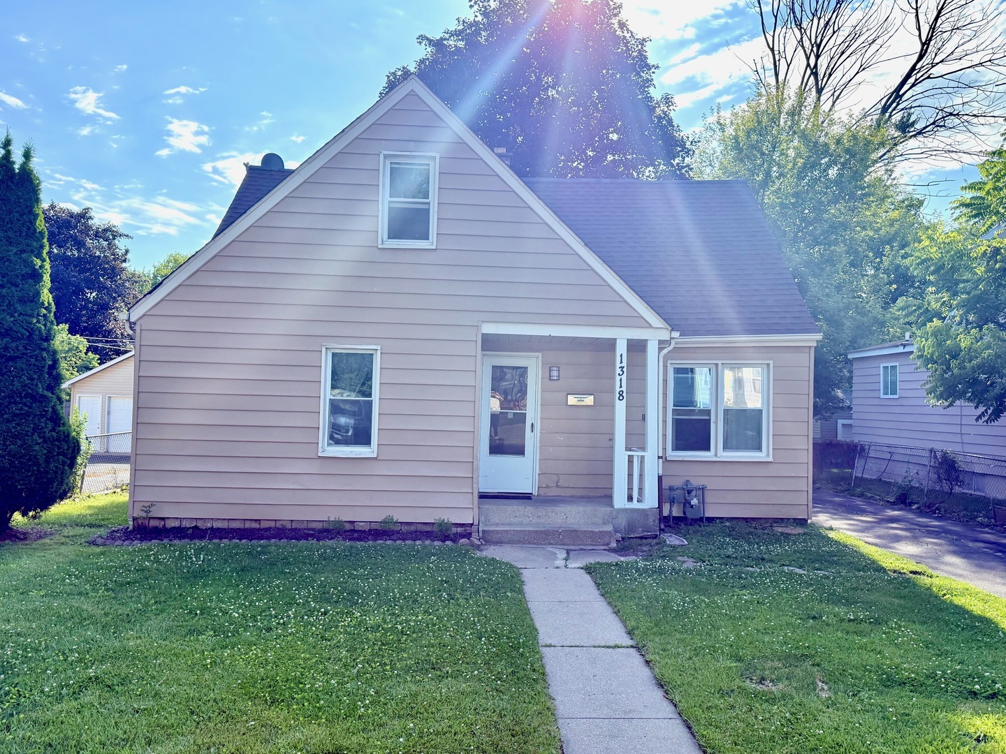 Property Photo:  1318 Pine Grove Avenue  IL 60073 