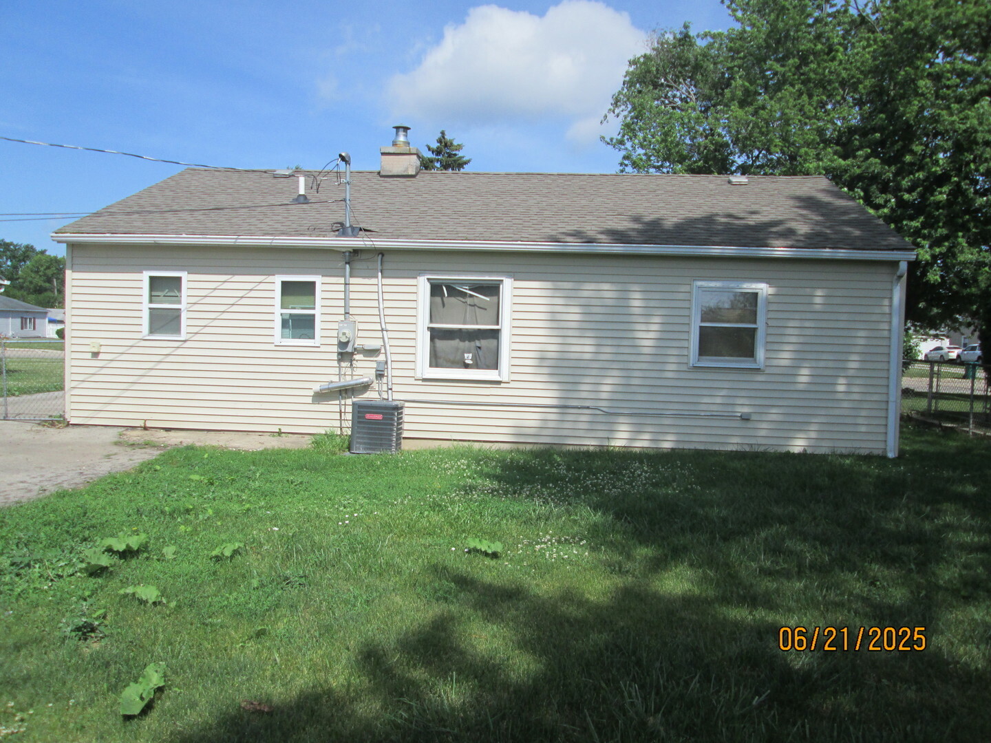Property Photo:  116 S Hammes Avenue  IL 60436 