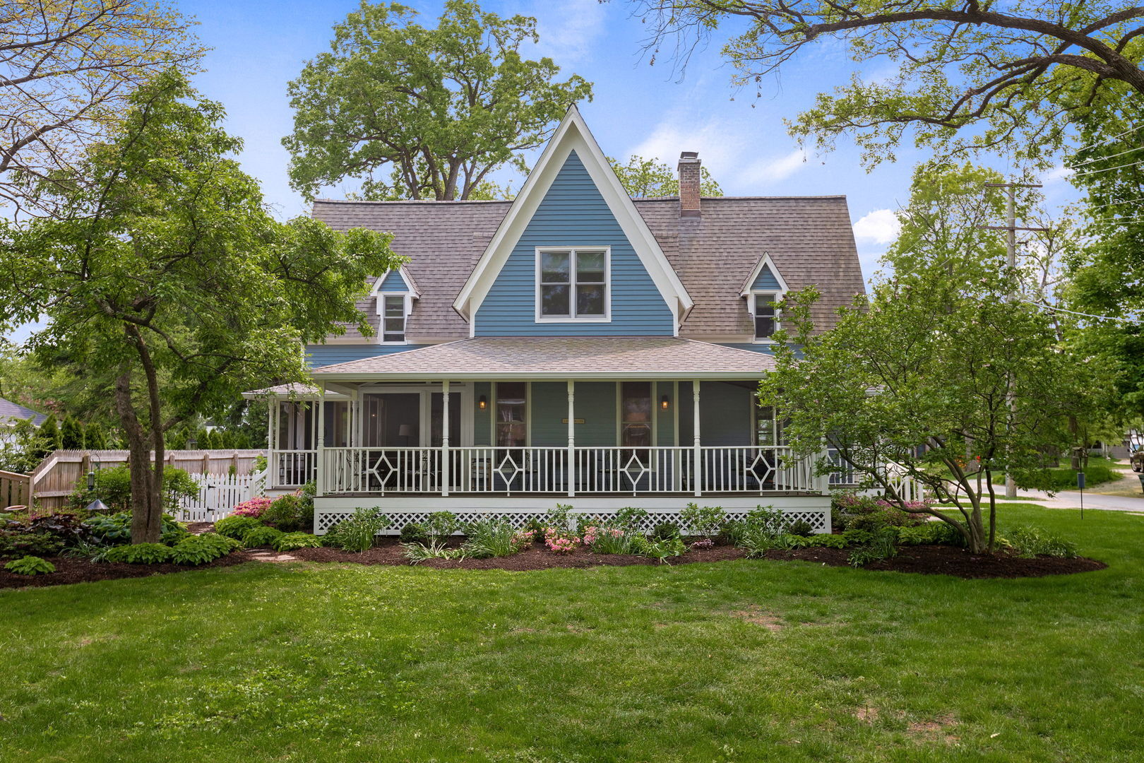 Property Photo: 601 E Center Avenue IL 60044