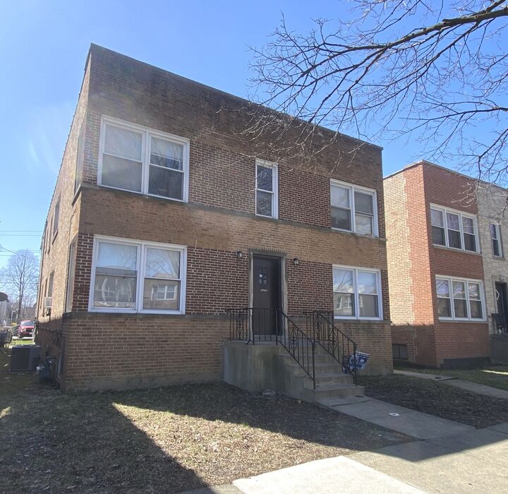 Property Photo:  4907 Hull Street  IL 60077 