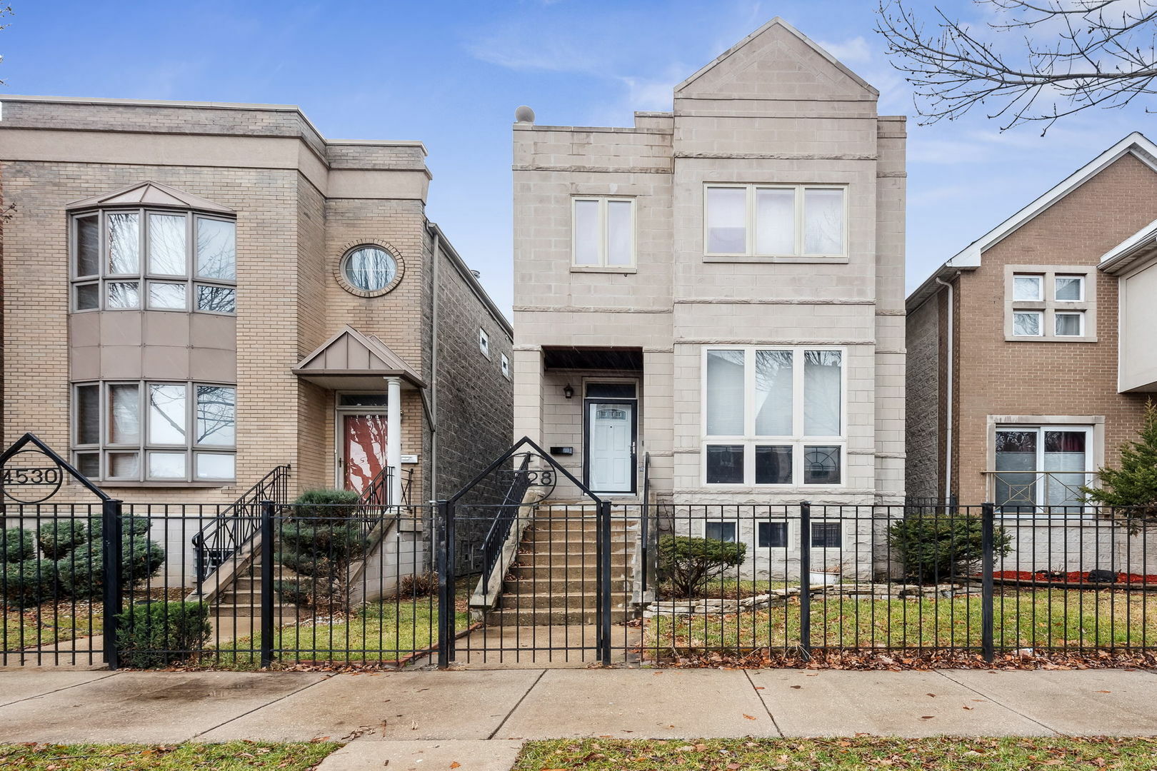 Property Photo: 4528 S Saint Lawrence Avenue IL 60653