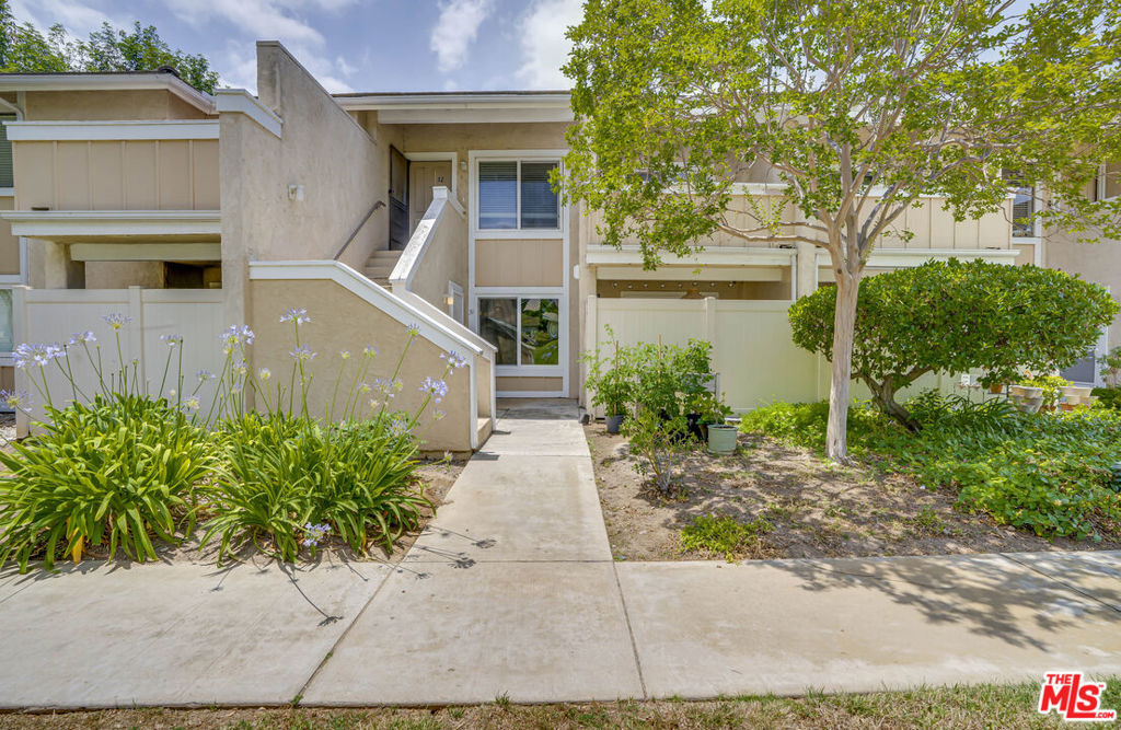 Property Photo: 2940 Deacon Street 31 CA 93065