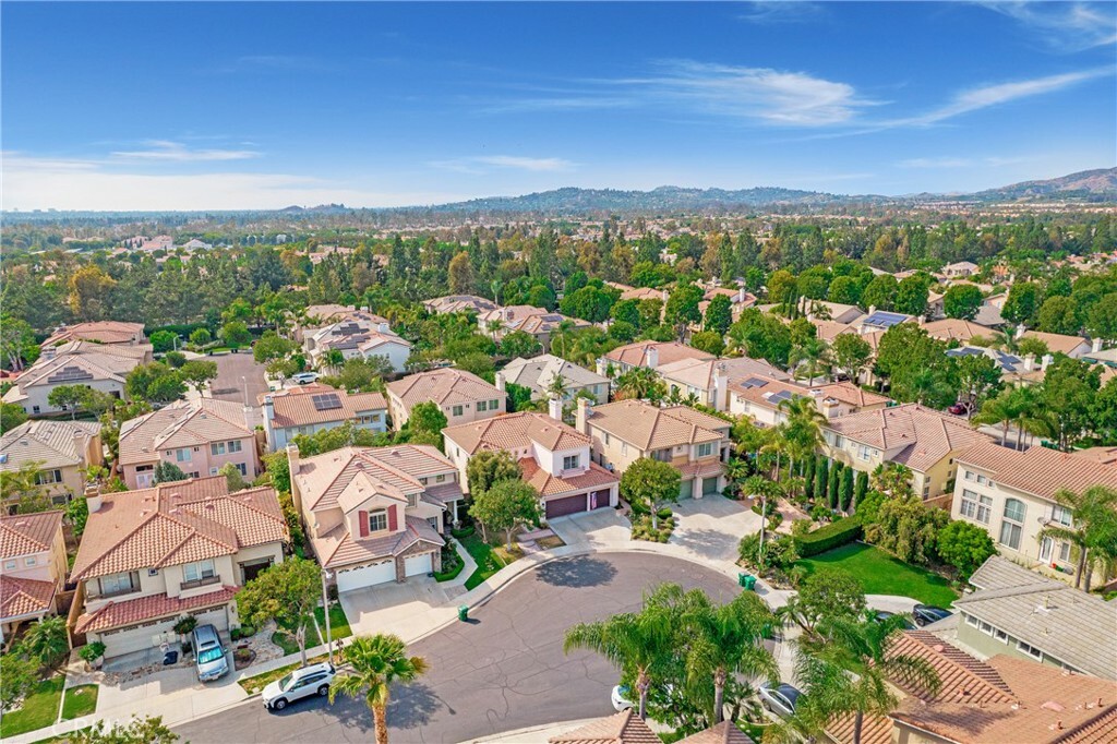 Property Photo:  3 Heatherwood  CA 92620 