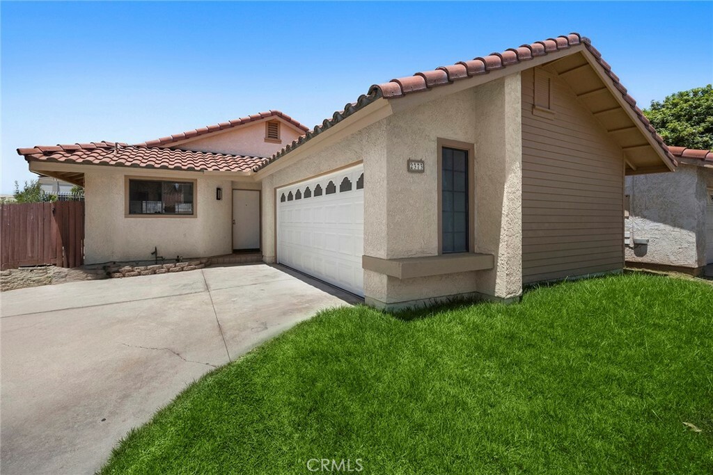 2373 Weatherwood Rd.  Corona CA 92879 photo