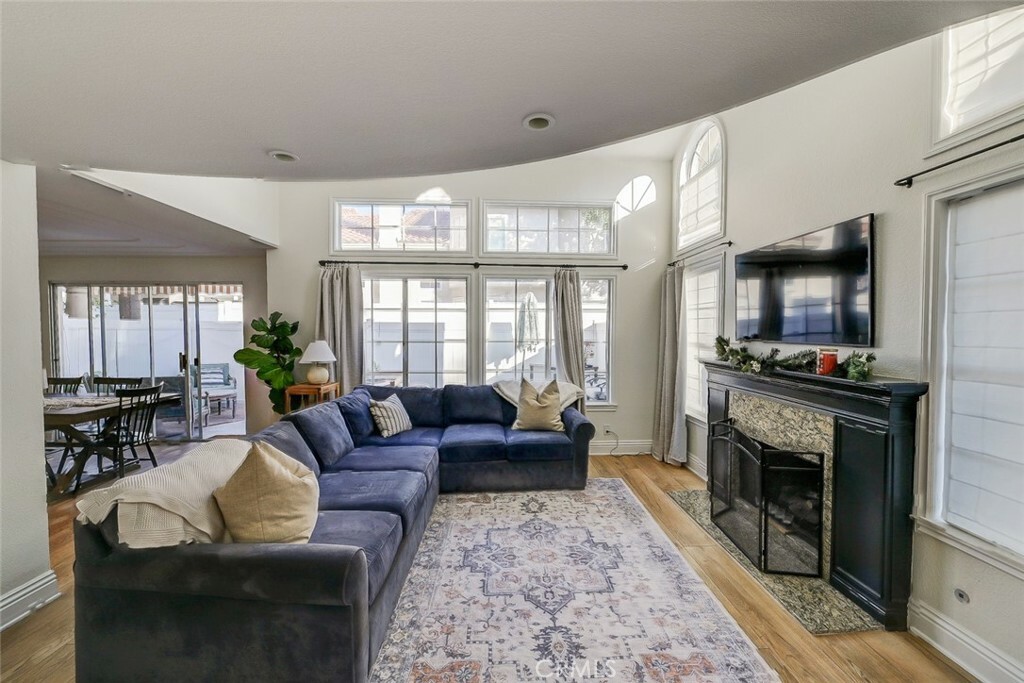 Property Photo: 10 Buttercup CA 92688