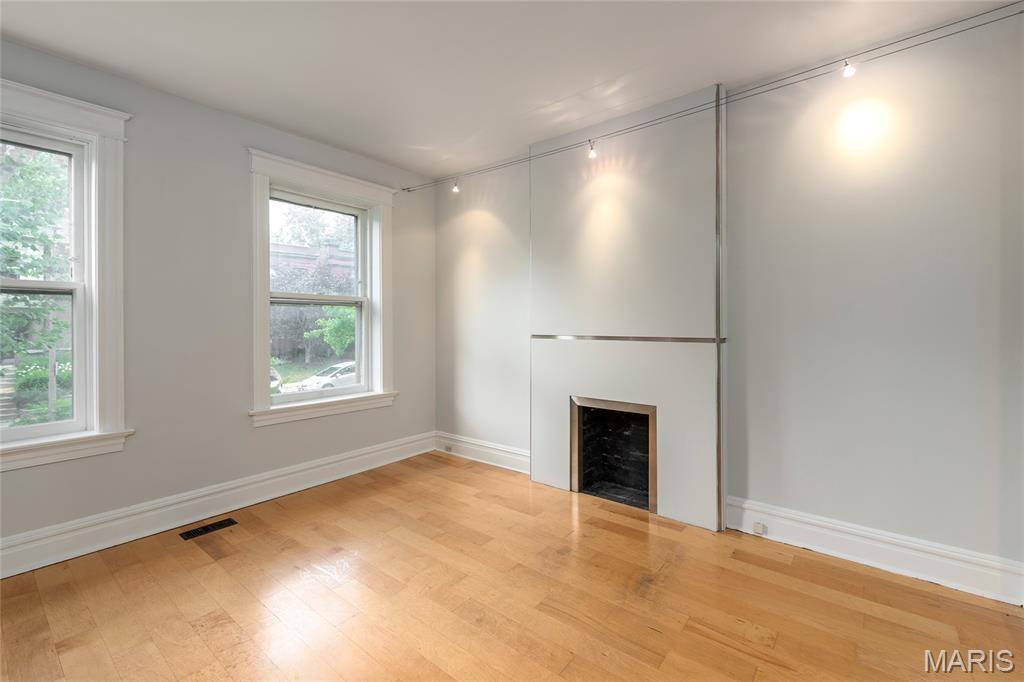 Property Photo:  3878 Connecticut Street  MO 63116 
