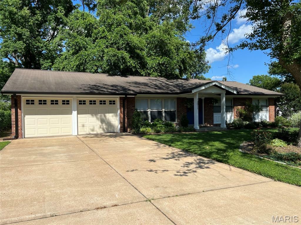 Property Photo: 13011 Ambois Drive MO 63141