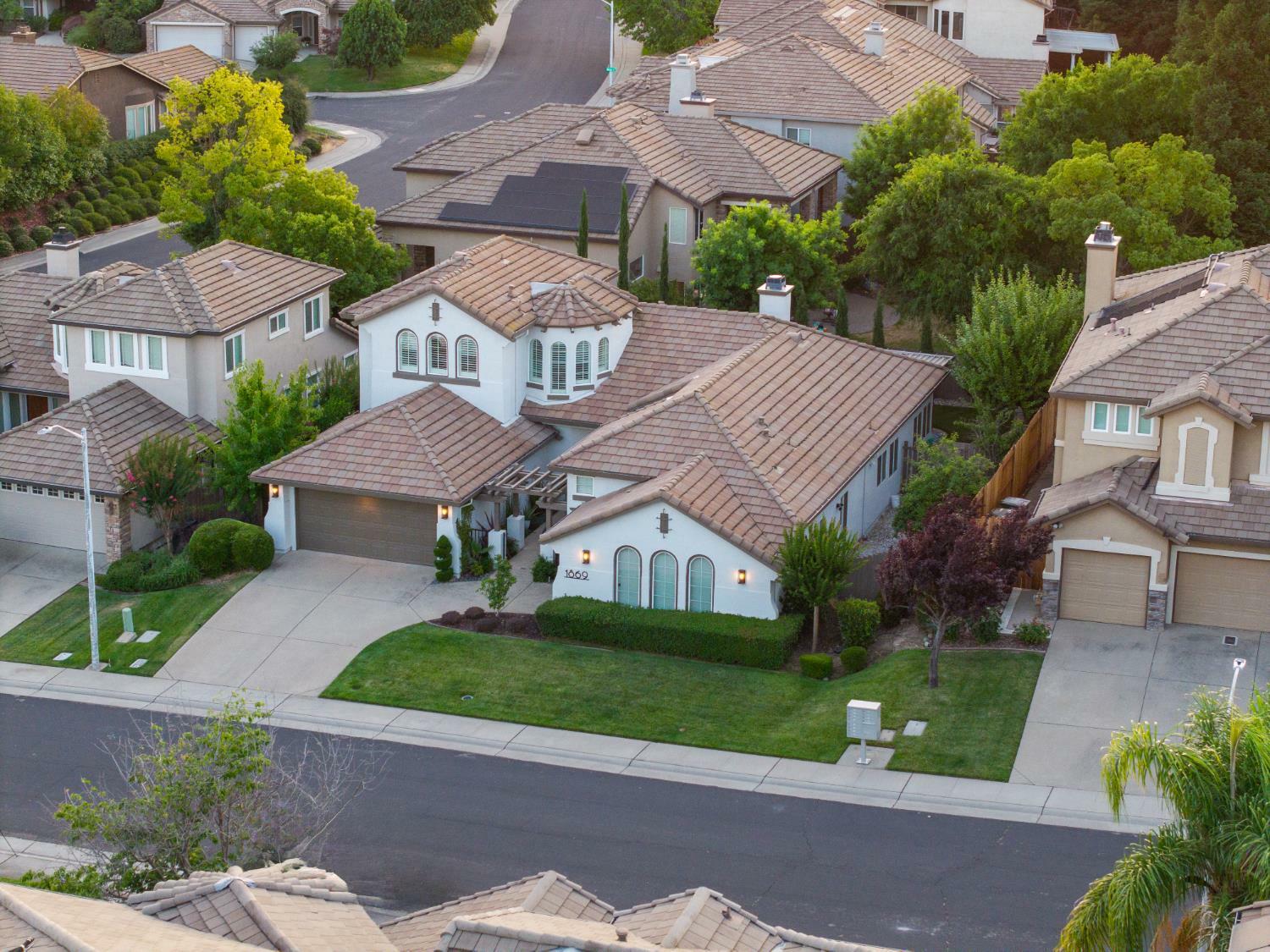 Property Photo:  1869 Grazziani Way  CA 95661 