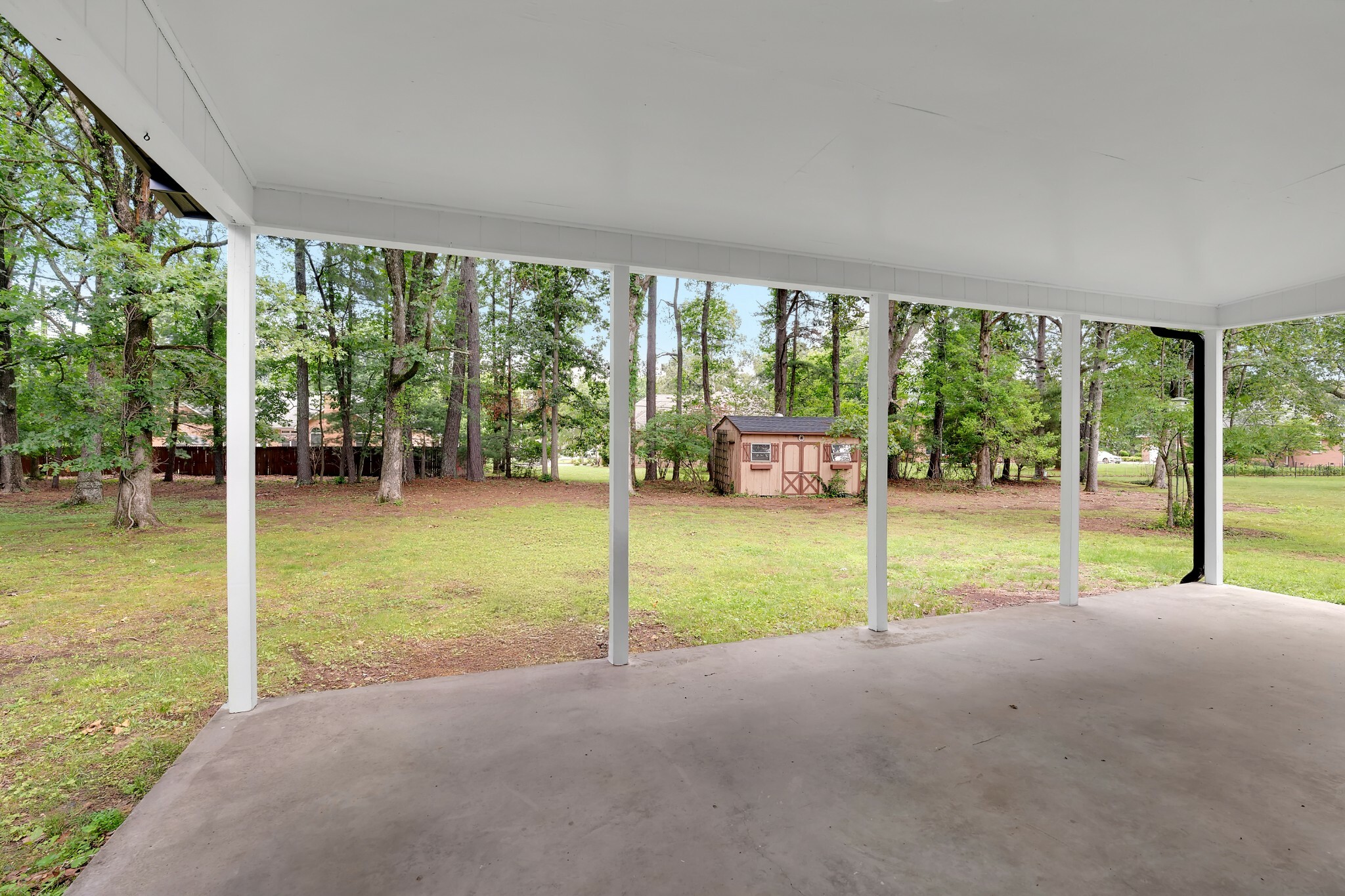 Property Photo: 305 Twelve Oaks Rd TN 37388