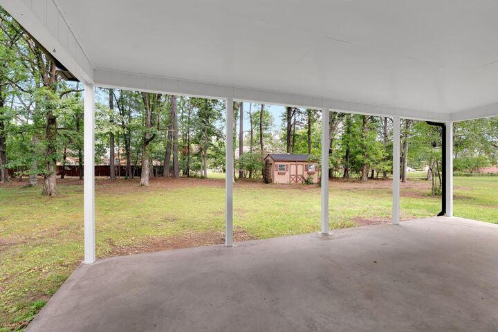 Property Photo: 305 Twelve Oaks Rd TN 37388