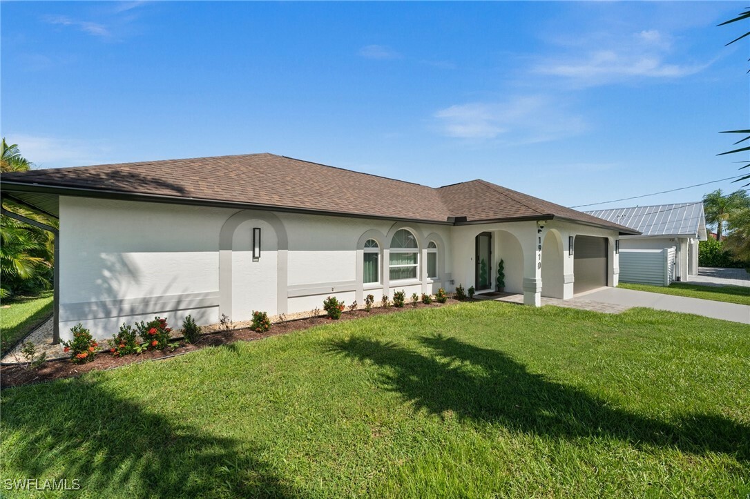 Property Photo: 1910 SE 10th Place FL 33990