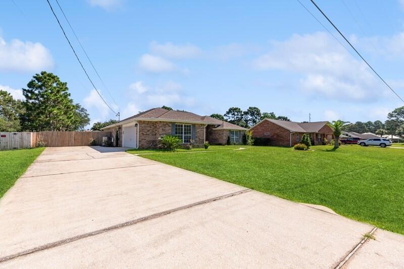 Property Photo: 6546 Bellingham Street FL 32566