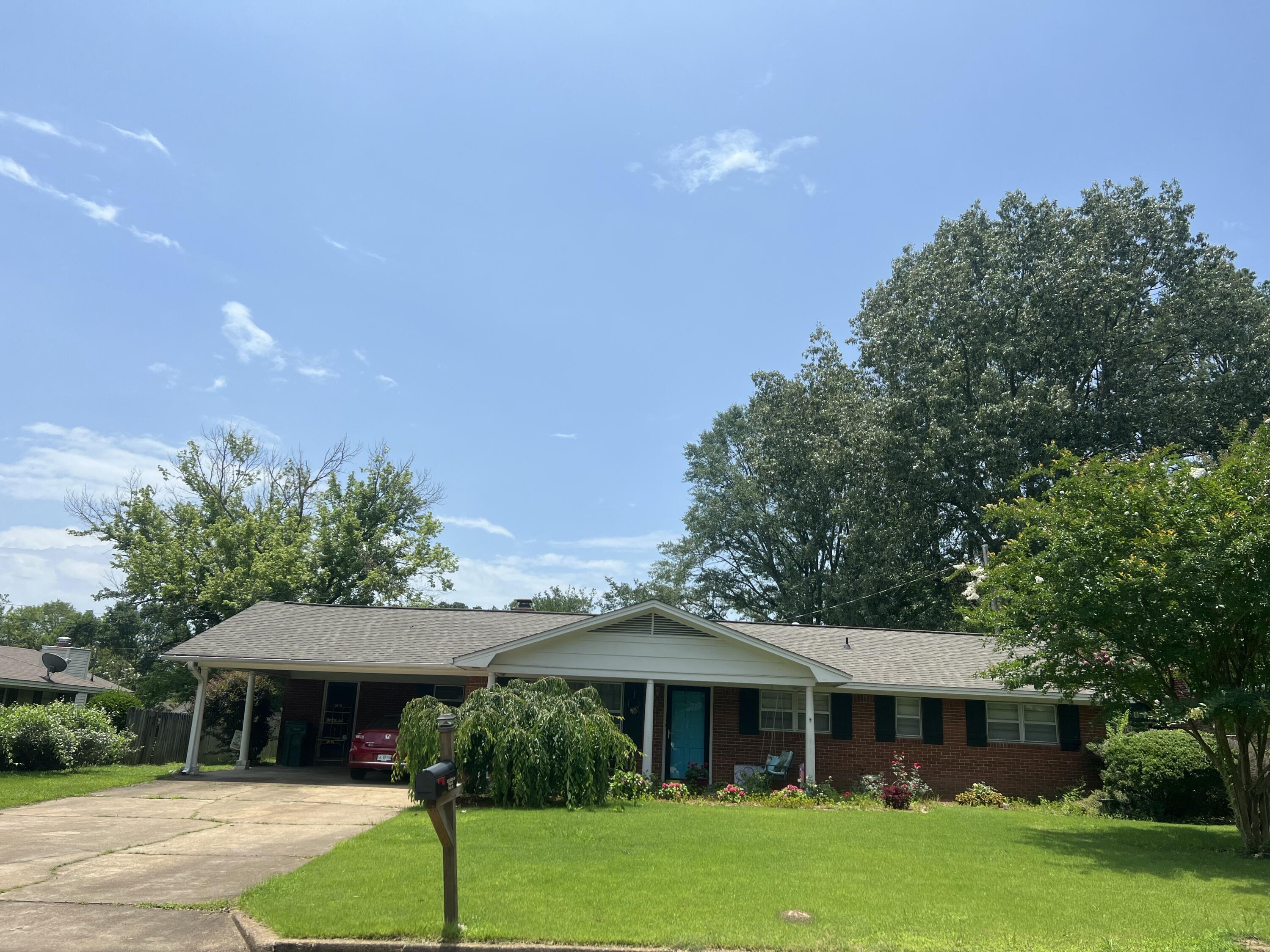 Property Photo:  2509 Confederate Ave.  MS 38801 