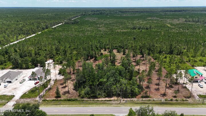 Property Photo: 8783 Ford Road FL 32009