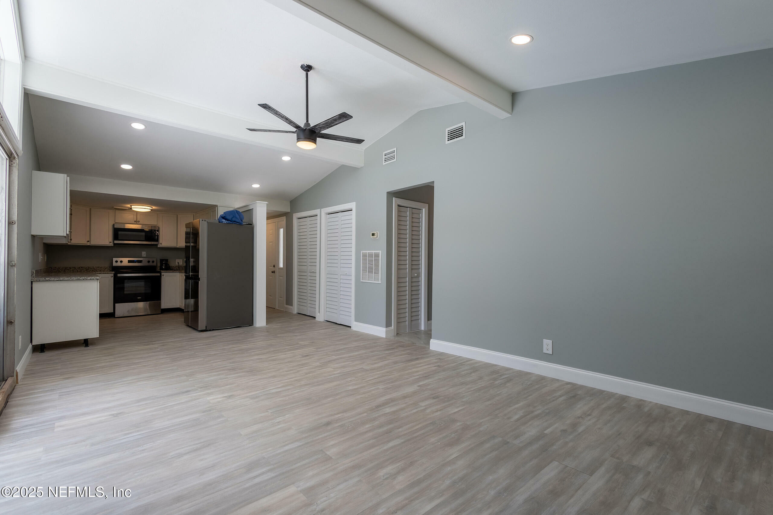 Property Photo: 3371 Thalia Road FL 32250