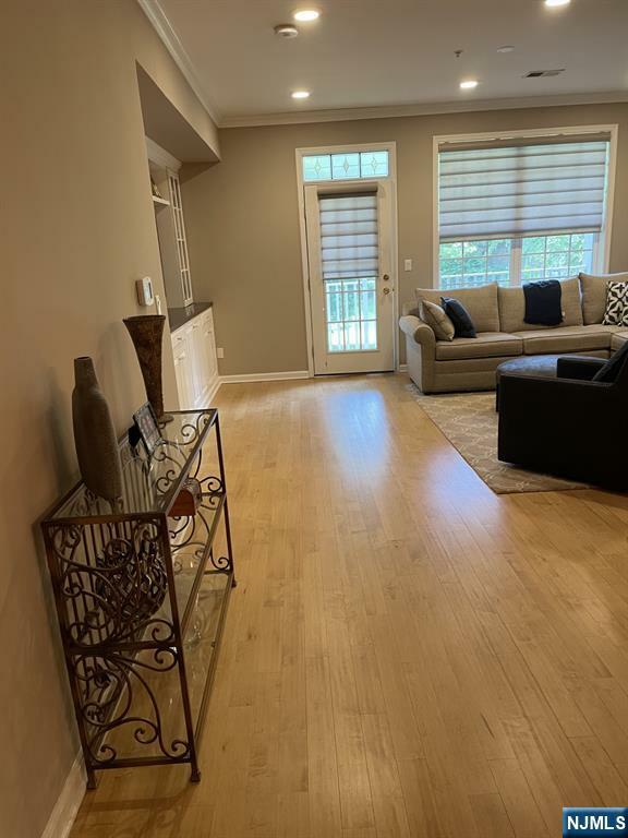 Property Photo:  5 Cliff Road C1  NJ 07424 