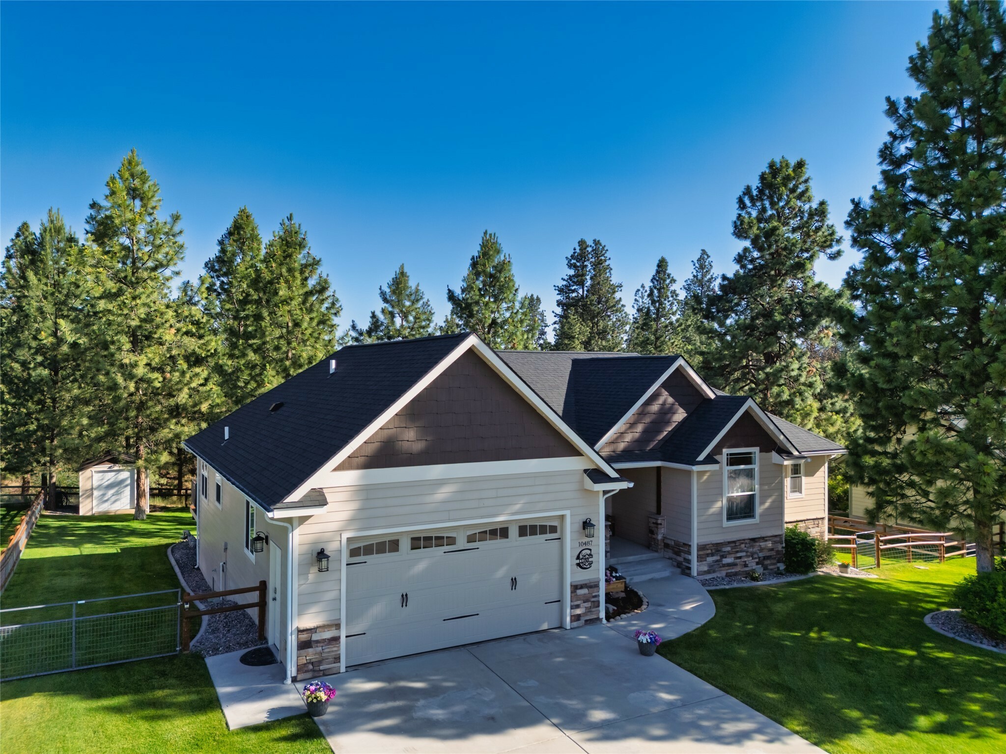 10487 Coulter Pine Street  Lolo MT 59847 photo
