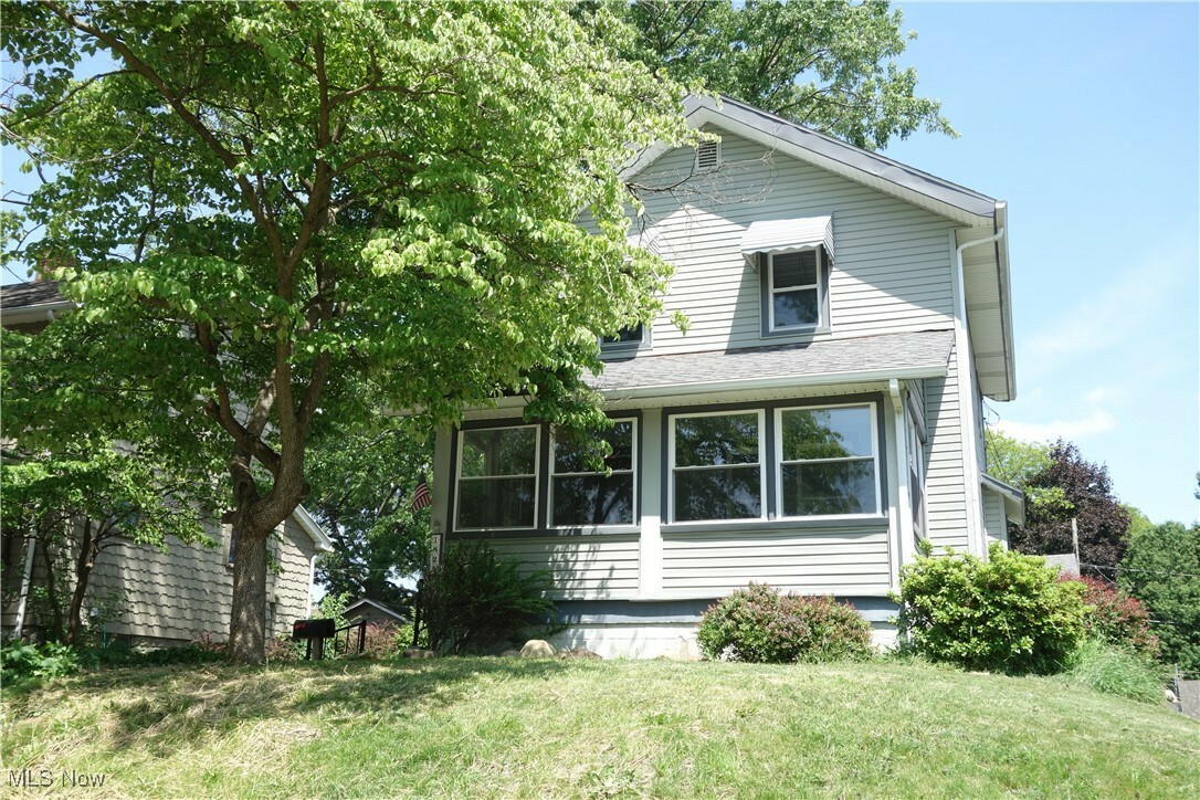 Property Photo: 1825 Glenmount Avenue OH 44301