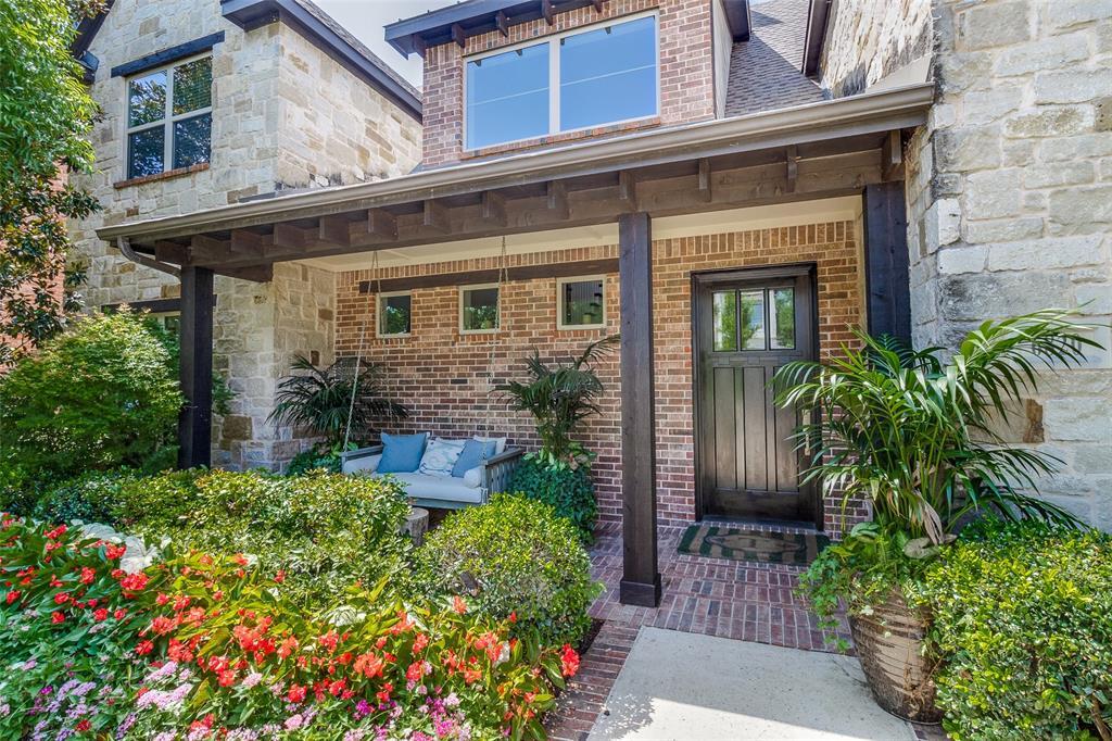 Property Photo: 6820 Southridge Drive TX 75214
