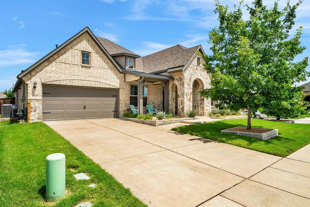 Property Photo: 1924 Ann Street TX 75009